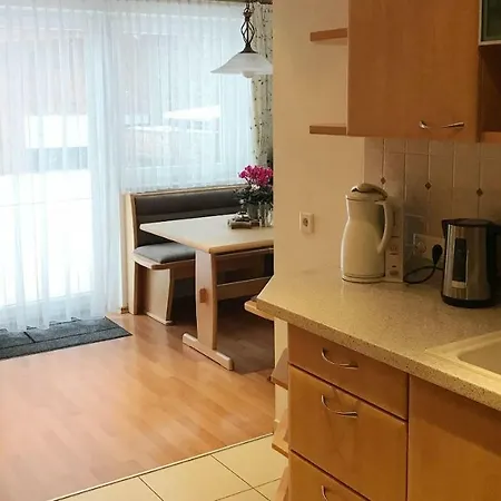 Luca ホームステイ シュラートミンク